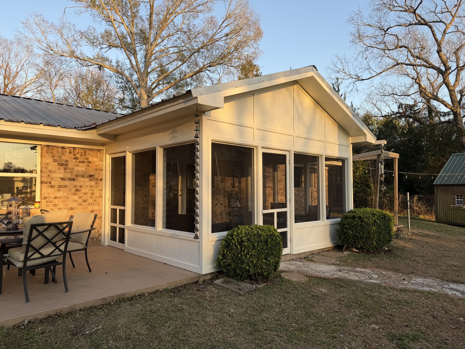 Screen porch